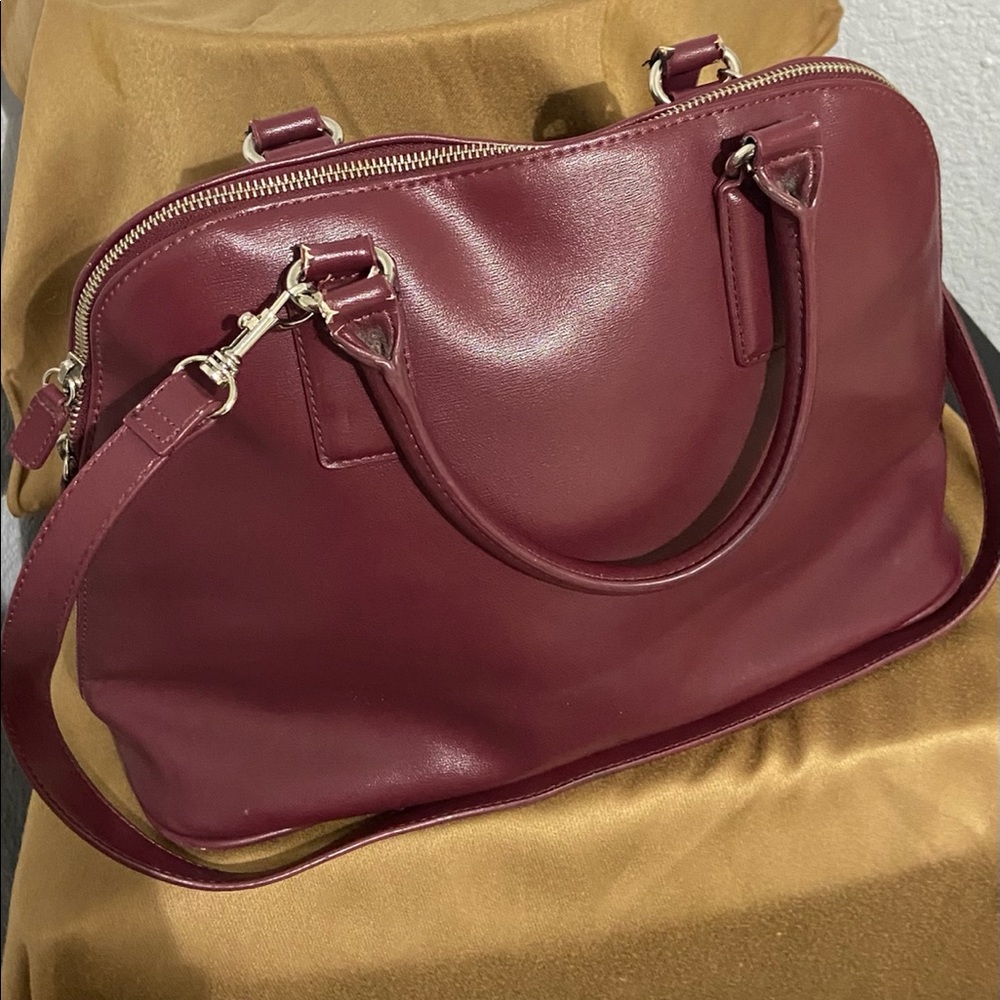 Beautiful, oversized purse!!
